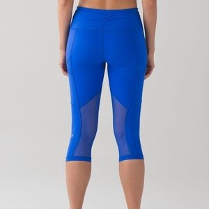 Lululemon Outrun 17" Crop Cerulean Blue